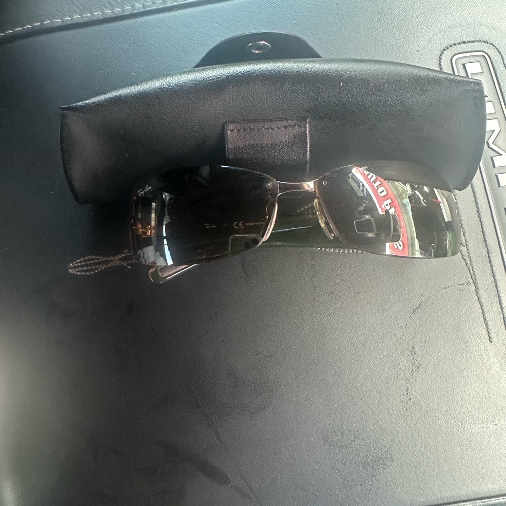 Brand New . Men's Ray-Ban Sunglasses with Black and Tortoise Frames No Tags